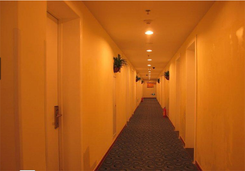 主題酒店客房裝修注意過(guò)道